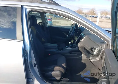 2022 Subaru Outback Premium из США, поврежденный, VIN 4S4BTACC1N3130558